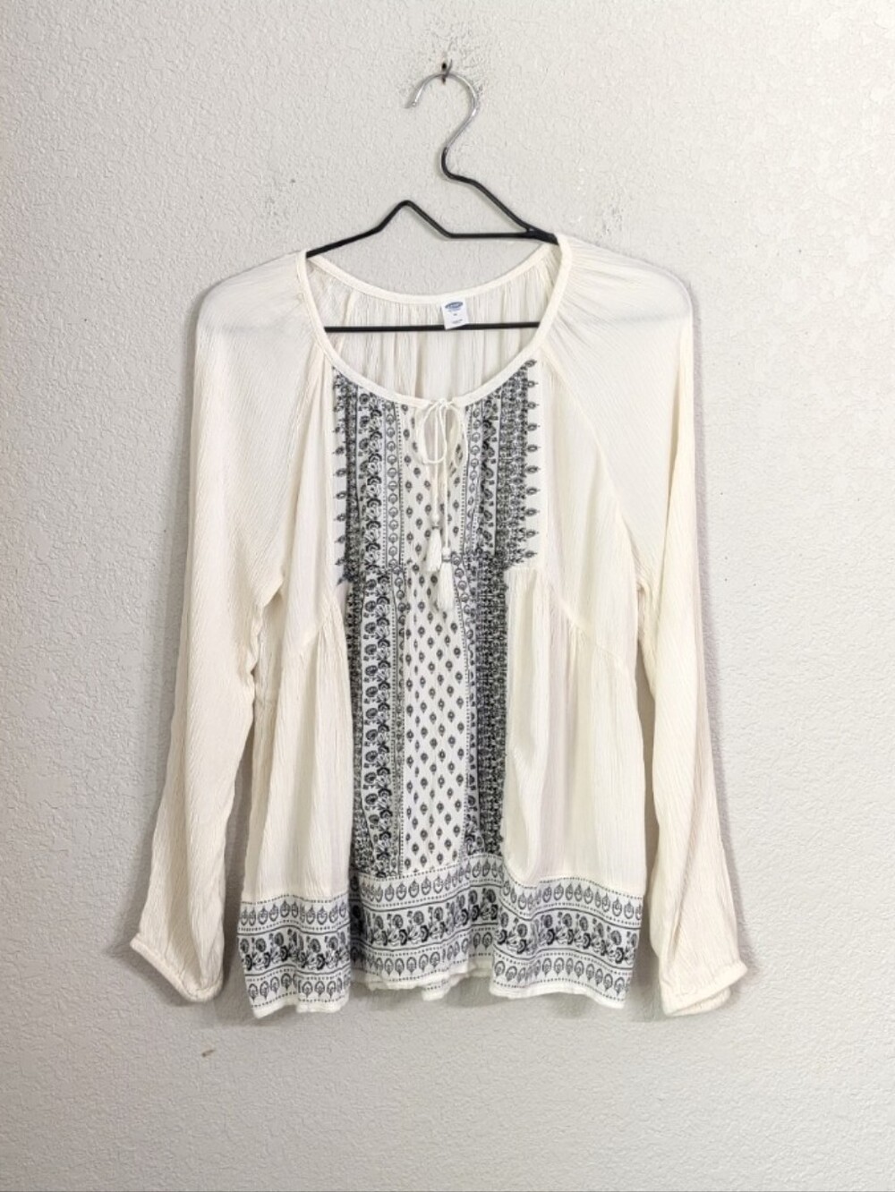 Old Navy Ivory White Long Sleeve Top Blouse Size M Tassel Relaxed Fit Boho Flowy